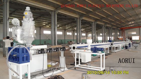 Raffreddamento della plastica di PPR e linea di produzione calda della tubatura dell'acqua, macchina dell'estrusione del tubo di PPR