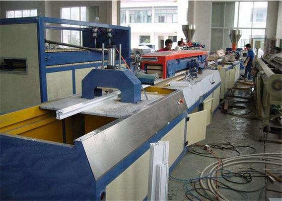 Linea composita di plastica a macchina/di legno della doppia della vite di progettazione estrusione di Wpc di produzione