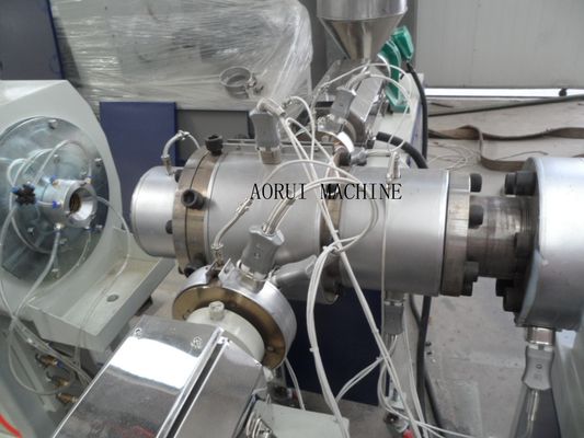 Un buon prezzo. Tubo elettrico del condotto che fa la singola macchina a macchina dell'estrusore a vite in linea