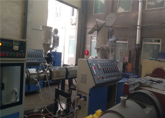 Un buon prezzo. Macchina di plastica dell'estrusione del tubo del PE, metropolitana di plastica del tubo a spirale del carbonio che fa macchina in linea