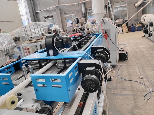 Un buon prezzo. Linea di estrusione di tubi ondulati HDPE per drenaggio, linea di produzione di tubi ondulati HDPE 16-63mm in linea