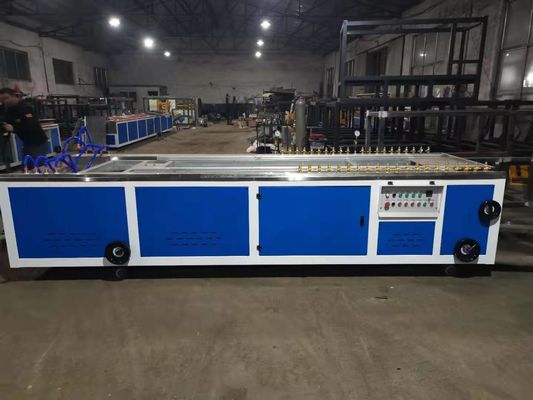 Un buon prezzo. linea di produzione di profilo di 380V 22kw 150kg/H UPVC WPC in linea