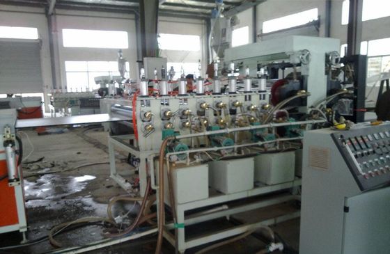 Un buon prezzo. Vite conica WPC della schiuma della mobilia del bordo del doppio decorativo della macchina in linea