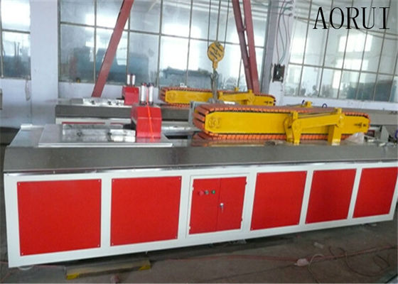 Un buon prezzo. Linea di produzione di plastica di legno decorativa del macchinario di plastica di profilo della cucina del Faux in linea