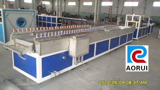 Un buon prezzo. Linea di plastica dell'estrusione di profilo del Governo di WPC, macchinario di produzione di profilo del sofà di WPC in linea