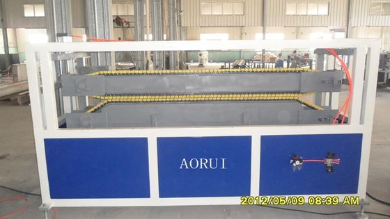 Un buon prezzo. Macchinario dell'estrusione di profilo del piatto di pizzico della decorazione del PVC, linea di produzione di plastica del PVC in linea