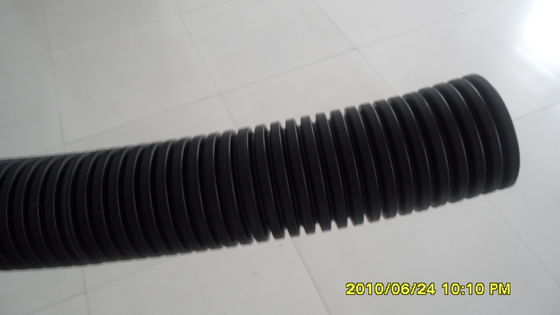 Un buon prezzo. Singolo macchinario dell'estrusore a vite per il tubo rinforzante a spirale del carbonio del PE in linea