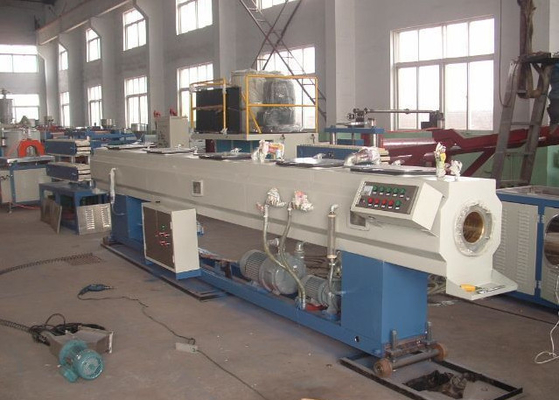Un buon prezzo. Il tubo flessibile molle della radura della fibra del PVC ha rinforzato la linea di plastica dell'estrusione del tubo con l'espulsore/pianta di plastica del tubo in linea