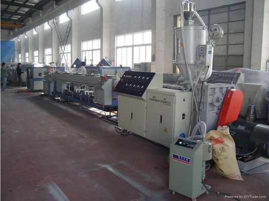 Un buon prezzo. Attrezzatura di plastica dell'estrusione di alta efficienza per la tubatura dell'acqua fresca e calda in linea