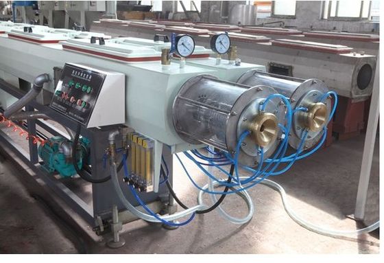 Un buon prezzo. Approvazione stabile del CE di alta efficienza dell'estrusore a vite del gemello del tubo del PVC di funzionamento in linea