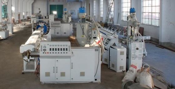 Un buon prezzo. Linea di plastica singolo estrusore a vite dell'estrusione dei tubi flessibili di giardino del PVC di alta efficienza per agricoltura in linea