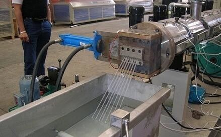 Un buon prezzo. I granelli di plastica la macchina, CE del PE hanno certificato la macchina dei granelli del film del PE in linea