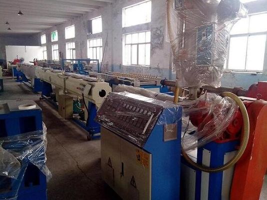 Un buon prezzo. Linea di produzione di plastica del tubo di PERT dell'acqua calda PPR con il certificato del CE ISO9001 in linea