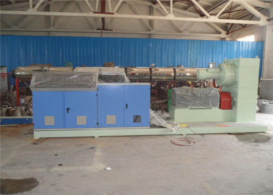Un buon prezzo. Linea di produzione del bordo dell'UL CSA WPC del CE per la linea dell'estrusione del bordo della porta/bordo del wpc in linea