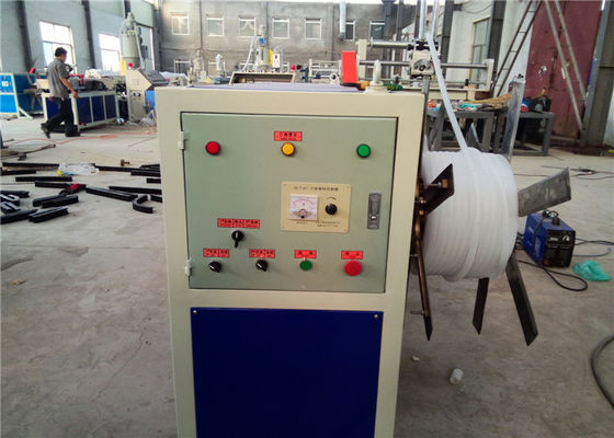 Un buon prezzo. Linea fresca e calda del singolo estrusore a vite di plastica del PE/PPR della tubatura dell'acqua di produzione, tubo di scarico del pe che fa macchina in linea
