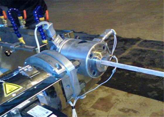 Un buon prezzo. Tagliatrice automatica intrecciata del tubo del PVC/tubo flessibile a fibra rinforzata del PVC che fa macchina in linea