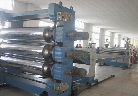 Un buon prezzo. Linea automatica dell'estrusione dello strato della cavità del PC del PE, linea di produzione di plastica del bordo della cavità dei pp in linea