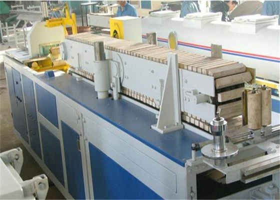 Un buon prezzo. Profilo composito della macchina WPC dell'estrusore a vite del doppio profilo della porta/della finestra che fa macchina in linea