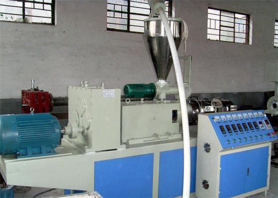 Un buon prezzo. Profilo della piattaforma di WPC che fa macchina, linea di produzione di profilo del PVC del wpc/espulsore di profilo in linea