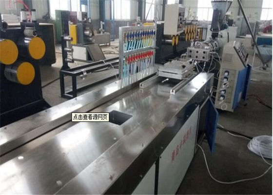 Un buon prezzo. Alta linea di produzione efficiente di profilo di WPC linea di plastica a macchina/di legno dell'estrusione di profilo del PVC di profilo di produzione in linea