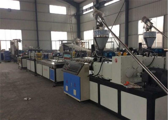 Un buon prezzo. Linea di produzione di plastica del bordo dell'estrusione WPC del bordo con la vite due in linea