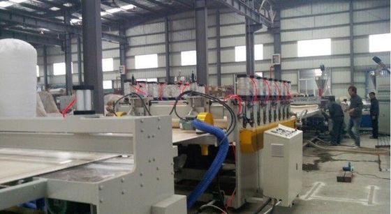 Un buon prezzo. Linea composita di plastica di legno dell'estrusione del PVC WPC per produzione di profilo della finestra in linea