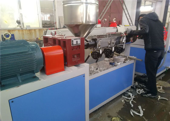Linea di estrusione per profili di porte e finestre in PVC, macchina per la produzione di profili di porte e cornici in WPC, estrusione di coni di plastica