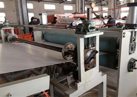 Un buon prezzo. Linea di plastica dell'estrusione dello strato del PVC WPC, linea di produzione dello strato della decorazione del PVC WPC in linea