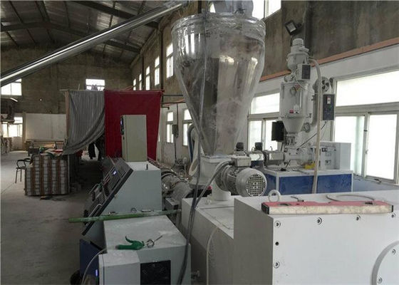 Un buon prezzo. Linea di produzione di marmo di plastica della macchina dell'espulsore di strato della linea/WPC dell'estrusione dello strato del PVC in linea