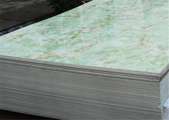 Un buon prezzo. Linea di produzione dell'espulsore di strato del PVC, linea di marmo artificiale dell'estrusione dello strato del PVC in linea