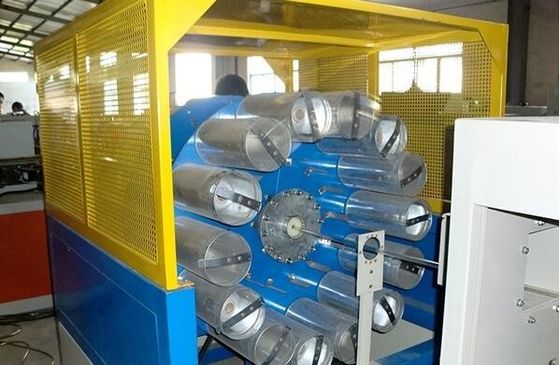 Un buon prezzo. Linea di plastica gemellata dell'estrusione dell'estrusore a vite per il tubo flessibile di giardino del PVC che fa CE in linea