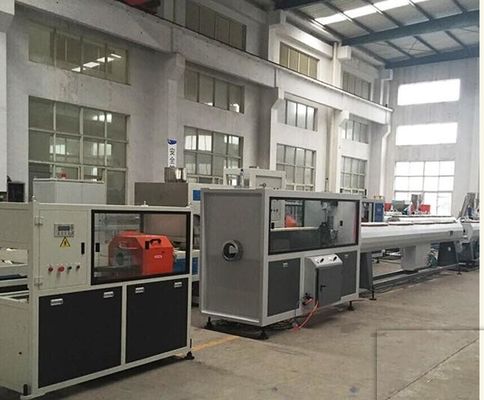 Un buon prezzo. Linea di plastica ad alto rendimento dell'estrusione del PVC, linea di produzione gemellata dell'estrusione del tubo del PVC in linea