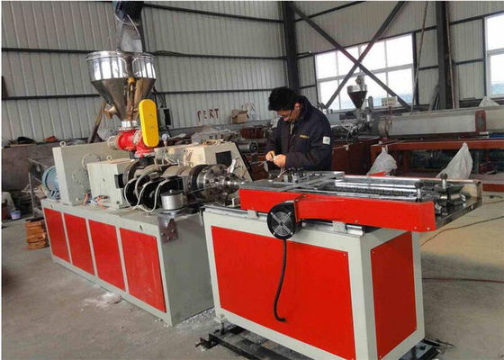 Un buon prezzo. Fabbricazione ondulata a parete semplice del tubo del PE della macchina di plastica automatica dell'espulsore 50hz in linea