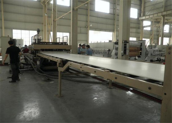 Un buon prezzo. Macchina dell'estrusione del modello WPC della costruzione, linea di plastica di legno dell'estrusione della porta WPC in linea