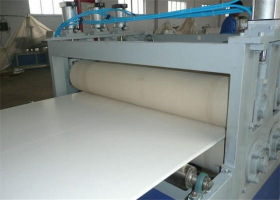 Un buon prezzo. Profilo di schiumatura del PVC/pannello di legno della porta che fa completamente automatico a macchina in linea
