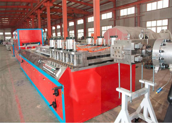 Un buon prezzo. Linea di produzione di profilo della cavità del PE dei pp macchina di plastica di legno dell'estrusione di profilo del PVC di WPC in linea