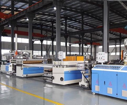 Un buon prezzo. Linea di produzione del bordo del PE WPC dei pp per la fabbricazione di piatto della schiuma del PVC WPC di larghezza di 1220mm in linea