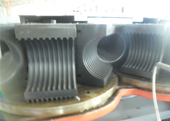 Linea di estrusione di tubi di plastica ondulati a parete singola PP PE PVC Pipe Making Machine