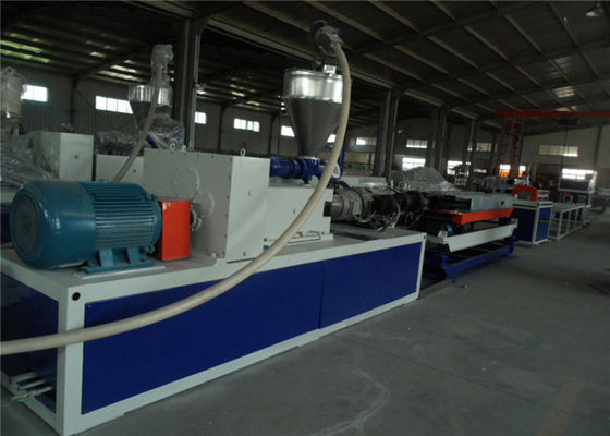 Un buon prezzo. Linea di plastica doppia macchina di plastica dell'estrusione del tubo dell'estrusione del tubo del PVC in linea