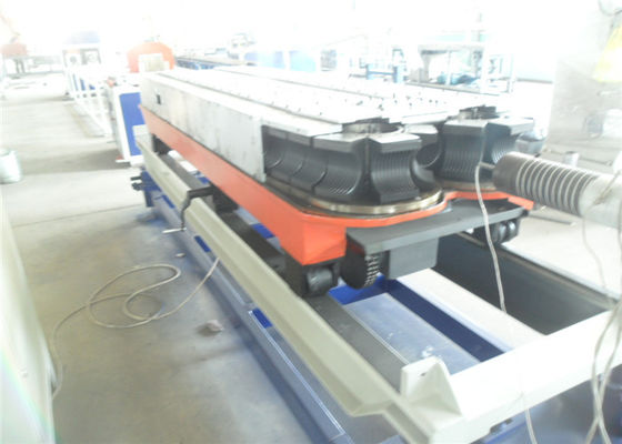 il PA 20m/Min ha ondulato la linea di plastica la buona flessibilità dell'estrusione del tubo