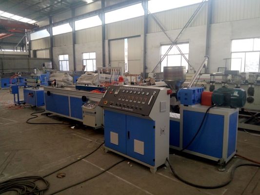 Un buon prezzo. Linea dell'estrusione di profilo della gommapiuma, riciclante la macchina materiale dell'estrusione di profilo del PVC in linea
