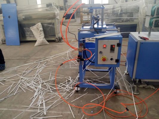 Un buon prezzo. La plastica del PVC WPC ha spumato linea dell'estrusione di profilo, macchina di espulsione di plastica di profilo in linea
