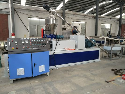 Un buon prezzo. Granello di plastica del PVC della doppia fase che fa macchina con una garanzia da 1 anno in linea