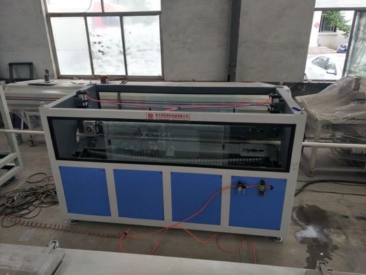 Linea di estrusione del tubo di swage / condotto in PVC, macchina per la produzione di tubi di plastica in PVC da 20 mm a 400 mm
