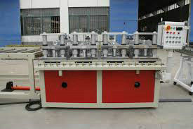 Un buon prezzo. Doppia linea di produzione del bordo della vite WPC, linea di produzione del modello della costruzione di WPC/espulsore in linea
