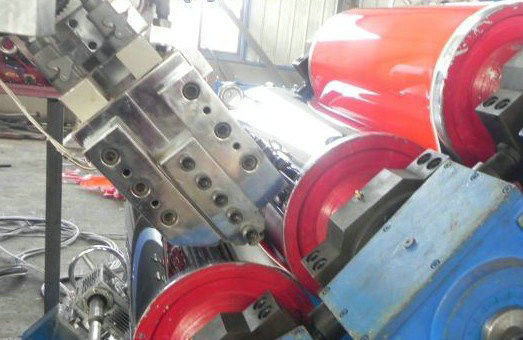 Un buon prezzo. La macchina automatica/pp dell'incartonamento della singola vite scava la linea dell'estrusione dello strato in linea
