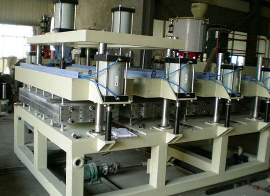 Un buon prezzo. Macchina del bordo della schiuma del PVC dell'estrusione con il CE gemellato/ISO9001 di progettazione della vite in linea