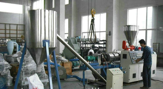 Un buon prezzo. Linea di plastica dell'estrusione del granello caldo di taglio del PVC, estrusore a vite del doppio dell'appalottolatore del PVC in linea