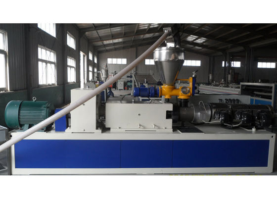 Un buon prezzo. Linea di produzione composita di plastica di legno, processo composito di plastica del legno dell'estrusione in linea