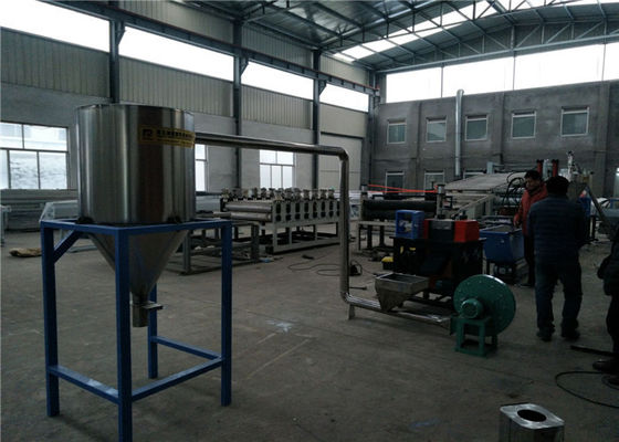 Un buon prezzo. Macchina di plastica completamente automatica dei granelli, film residuo del PE che ricicla granulazione facendo macchinario in linea